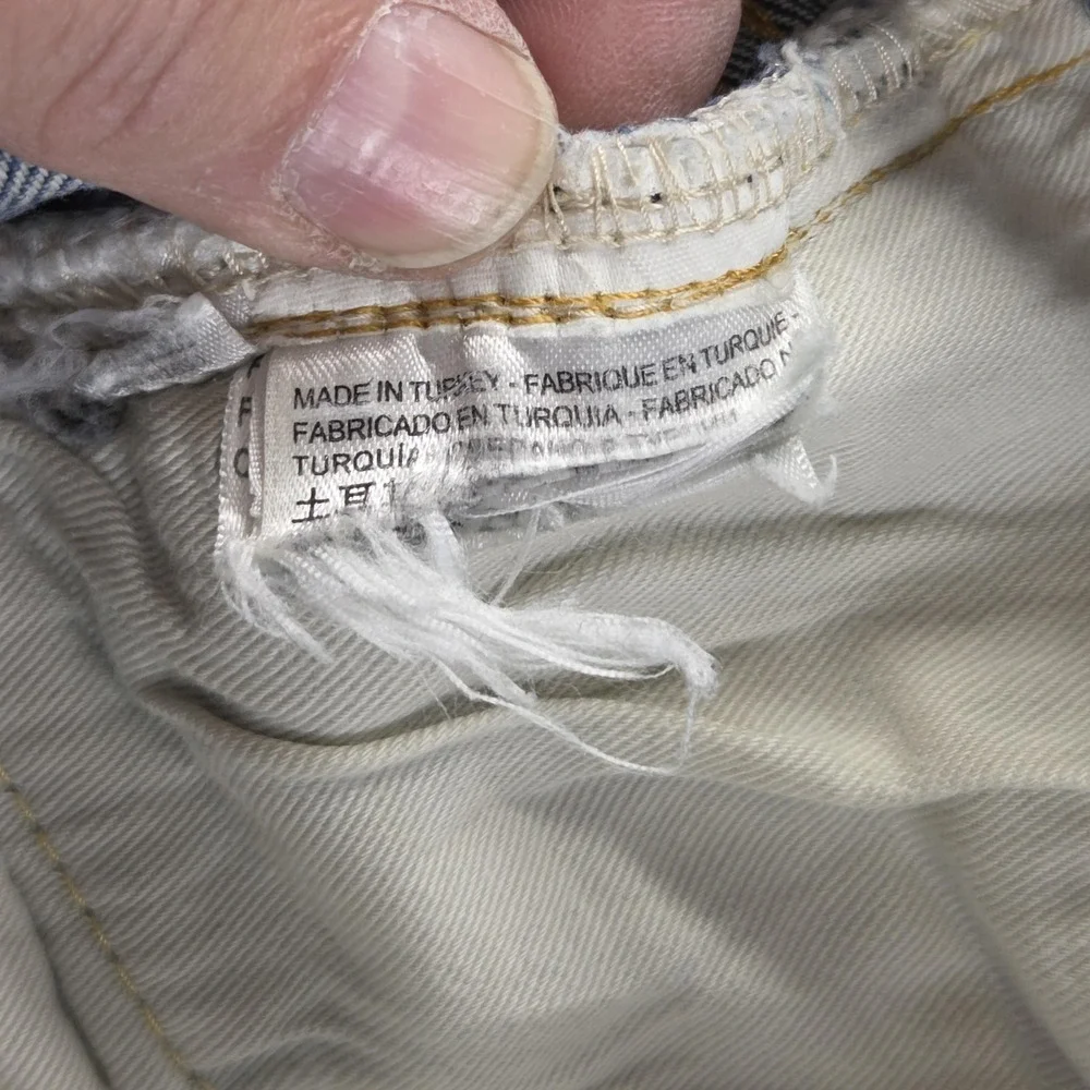 Levis 9960 important